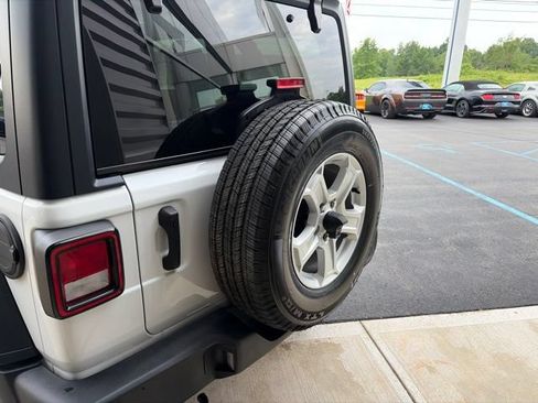 Used 2022 Jeep Wrangler Unlimited Sport AWD/4WD image 29