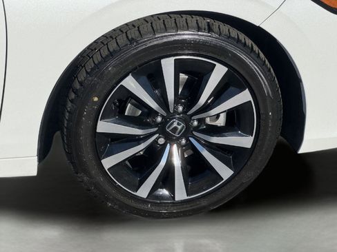 Used 2024 Honda Civic EX-L image 32