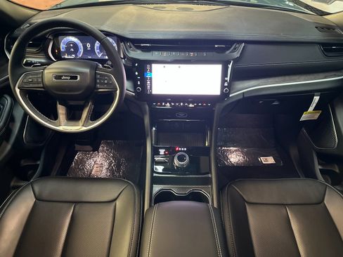 New 2026 Jeep Grand Cherokee Limited AWD/4WD image 12
