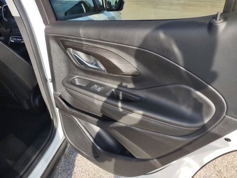 Used 2024 GMC Terrain SLE FWD image 19
