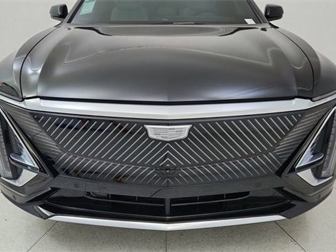 Used 2025 Cadillac Lyriq Luxury image 8