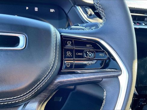 Used 2023 Jeep Grand Cherokee Overland w/ Luxury Tech Group IV image 29