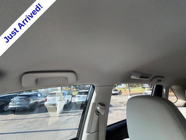 Used 2018 Toyota Highlander LE FWD image 36