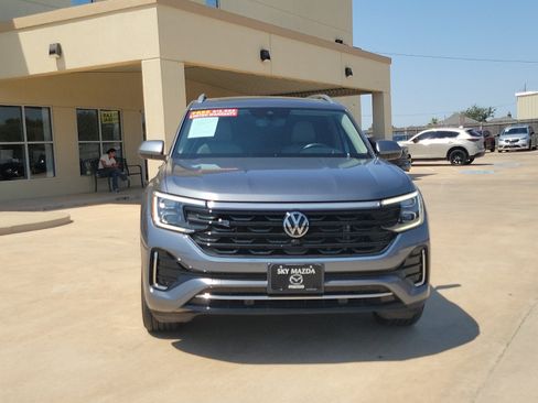 Used 2024 Volkswagen Atlas SEL Premium R-Line AWD/4WD image 2