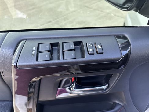 Used 2024 Toyota 4Runner TRD Off-Road Premium image 11