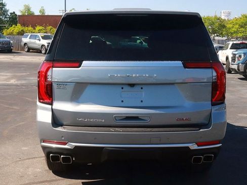 Used 2025 GMC Yukon XL Denali AWD/4WD image 6