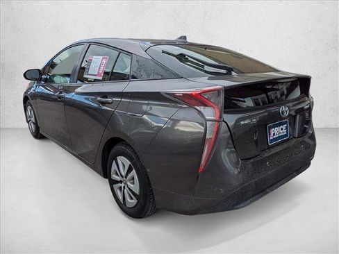 Used 2017 Toyota Prius Three image 6