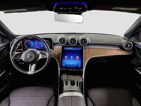 Used 2025 Mercedes-Benz C 300 Sedan image 9