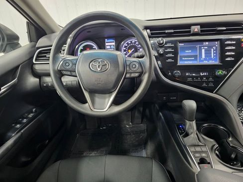 Used 2018 Toyota Camry LE image 16