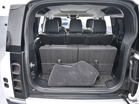 Used 2022 Land Rover Defender 110 S image 40