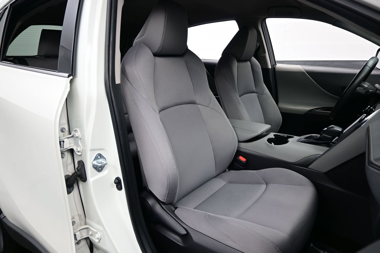 Used 2021 Toyota Venza LE AWD/4WD image 14