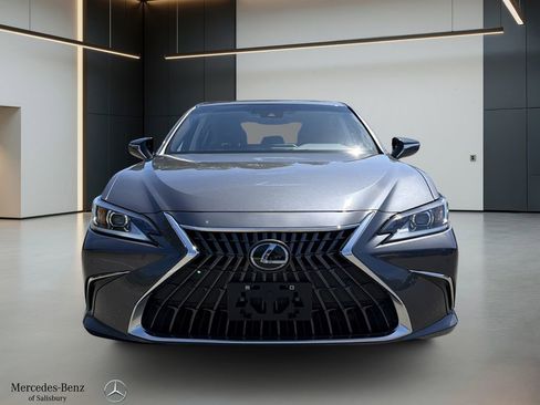 Used 2023 Lexus ES 250 w/ Premium Package AWD/4WD image 2