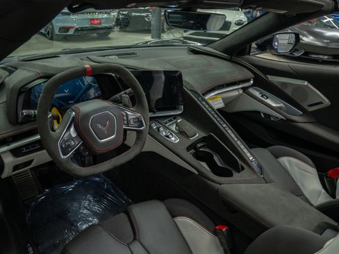 Used 2023 Chevrolet Corvette Stingray Premium Cpe w/ Z51 Performance Package image 12