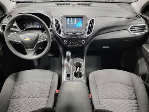 Used 2018 Chevrolet Equinox LT image 19