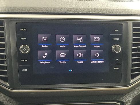 Used 2020 Volkswagen Atlas Cross Sport SE AWD/4WD image 25