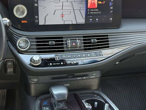 Used 2022 Lexus LS 500 AWD w/ Interior Upgrade Package image 18