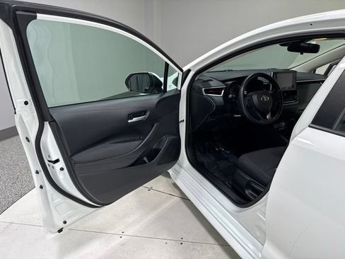 Used 2021 Toyota Corolla LE w/ LE Convenience Package FWD image 7