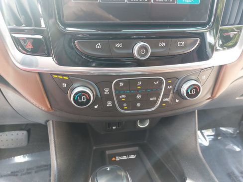 Used 2018 Chevrolet Traverse High Country AWD/4WD image 24