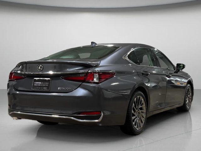 Used 2025 Lexus ES 300h w/ Accessory Package (Z2) FWD image 3