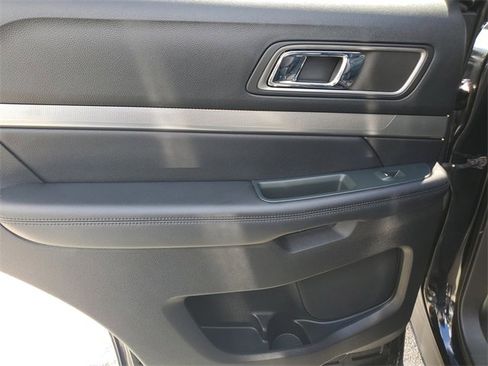 Used 2018 Ford Explorer XLT w/ Equipment Group 202A image 21