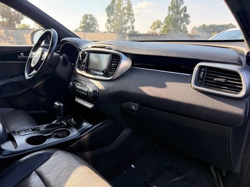 Used 2017 Kia Sorento SX AWD/4WD image 19