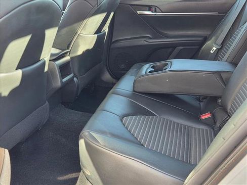 Used 2023 Toyota Camry SE image 18