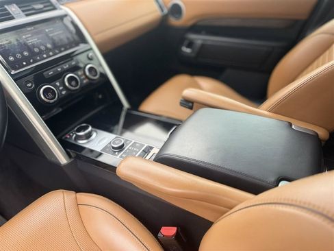 Used 2019 Land Rover Discovery HSE Luxury AWD/4WD image 18