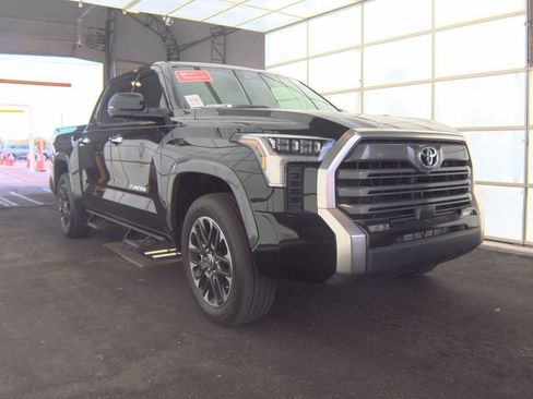 Used 2023 Toyota Tundra Limited AWD/4WD image 5