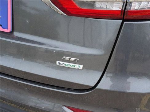 Used 2020 Ford Fusion SE FWD image 13