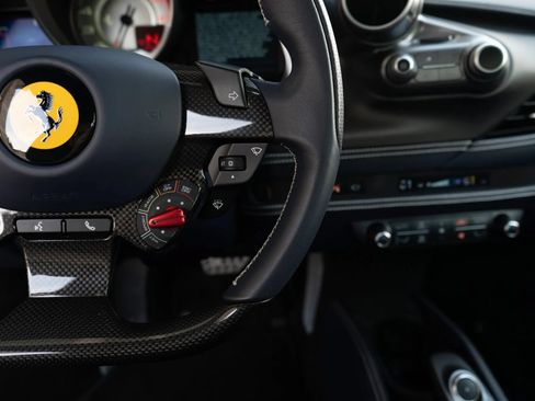 Used 2022 Ferrari F8 Tributo RWD image 27