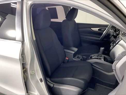 Used 2022 Nissan Rogue Sport S image 10