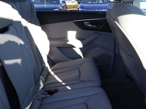 Used 2023 Audi Q7 3.0T Premium Plus image 14