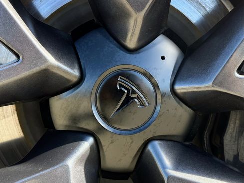 Used 2023 Tesla Model X Plaid image 19