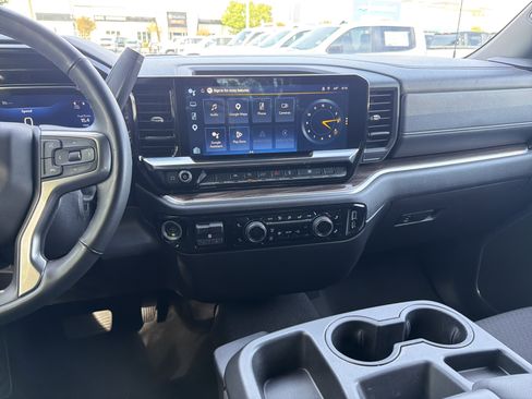 Used 2025 Chevrolet Silverado 1500 LT image 29