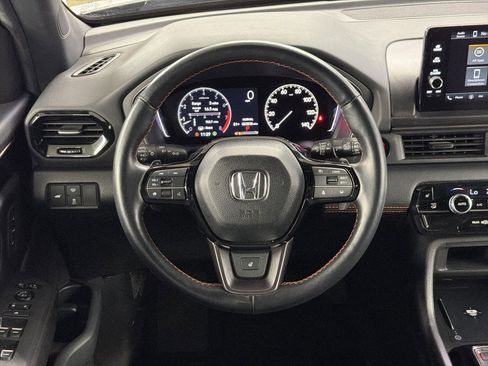 Certified 2025 Honda Pilot TrailSport image 16