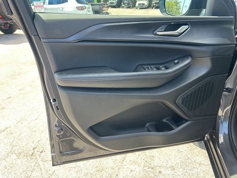 New 2025 Jeep Grand Cherokee L Altitude image 34