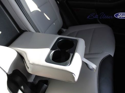 New 2025 Ford Escape SE image 11