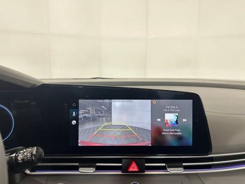 Certified 2024 Hyundai Elantra SEL image 21