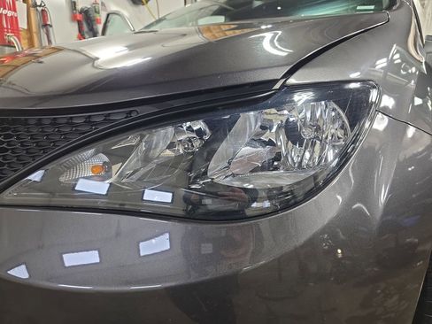 Used 2023 Chrysler Voyager LX image 30