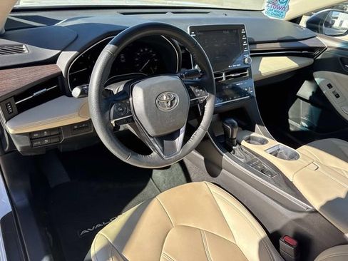 Used 2022 Toyota Avalon XLE image 15