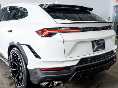 Used 2024 Lamborghini Urus Performante image 23
