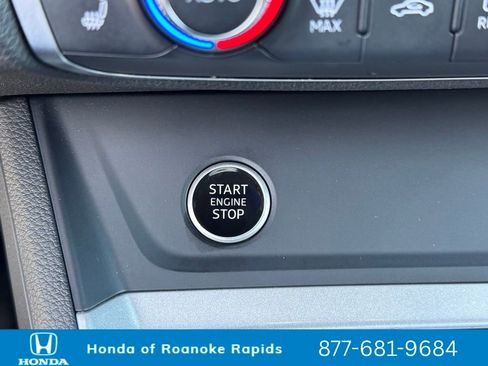 Used 2024 Audi Q3 2.0T Premium image 16