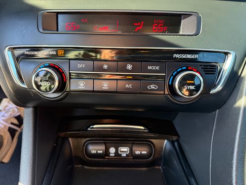 Used 2016 Kia Optima EX image 25