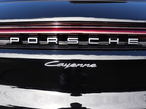 Used 2024 Porsche Cayenne AWD/4WD image 61