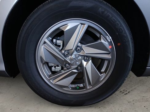 New 2026 Hyundai Elantra SE image 14