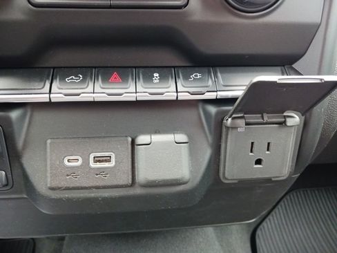 Used 2022 Chevrolet Silverado 2500 Custom w/ Custom Value Package image 26