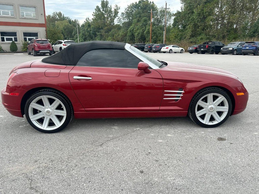 Used 2005 Chrysler Crossfire Limited RWD image 2