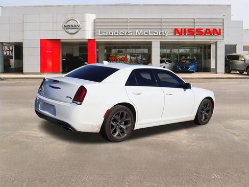 Used 2023 Chrysler 300 S image 3