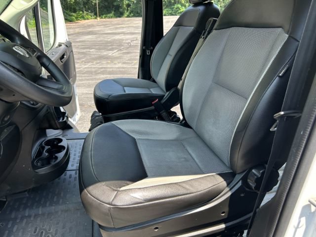 Used 2025 RAM ProMaster 2500 w/ Convenience Group FWD image 9