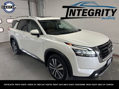 Used 2022 Nissan Pathfinder Platinum w/ Cargo Package